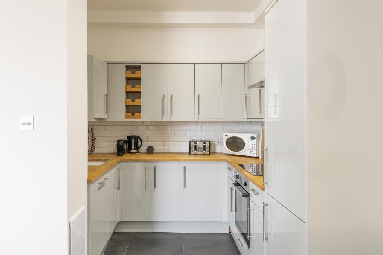 Georgian 2 Bed Apartment With 3 Bathrooms And Parking Exterior foto